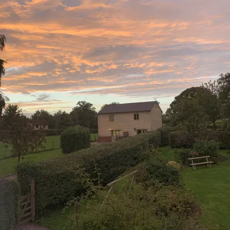 Orchard Cottage. 2-bedroomed cottage. Short breaks welcome. Free Wi-Fi