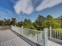 E-Sea-Livin' Oceanside Coastal Cottage in Corolla, 4 Min Walk to the Beach! Hotels in Corolla