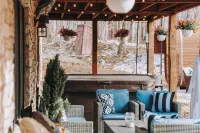 Modern luxury 4 Bedroom cabin with game room, hot tub, sauna and home theater - Chalets