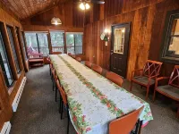 Visit Willow’s Place! All Season Pocono Retreat!  Kayaks, Canoes and Pedal Boat! Hotels in Lake Ariel