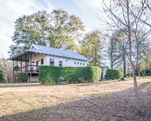 Huguenot Lake Front Cottage on Lake O' the Pines- 2 bedroom, 2 bath with a loft Hotels in Upshur County