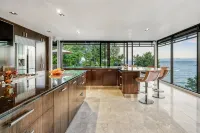Exclusive Jacuzzi Suite - Ocean Views & Beach - 5 звезд