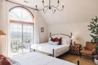 Hidden Forest Castle - Dome, Spa, Sauna, Views, Games, Movie Theater - Parvekkeita
