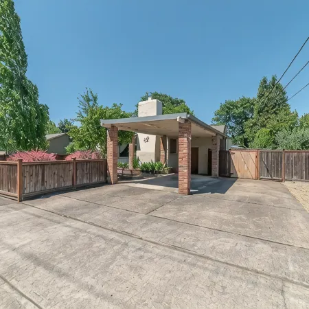 Cozy Boho Bungalow in Eugene!