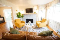 Cozy Retreat - Hot tub + Mountain Views + Pets - Boutique