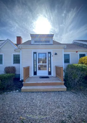 Newly updated cozy condo, conveniently located near stunning beaches - Wifi