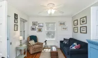 Sunnyside Up - Small Dog Friendly Waterfront Cottage