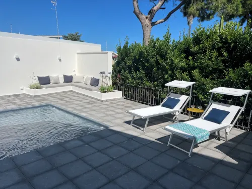 Villa Giuliana luxury home: swimming pool, solarium, barbecue. A few steps from the sea - Villas