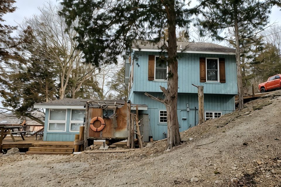 Photo 2 of 6