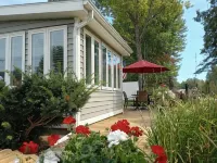 Riverfront Cottage w/ Boat Docking and easy access to Burt Lake - Maalaistalo