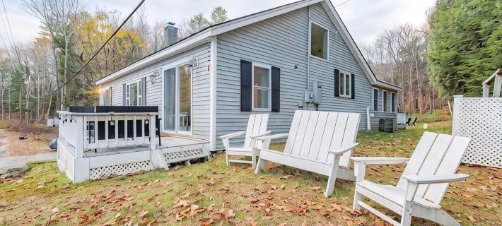 Beautiful Waterfront , four season home on charming Crescent Lake! Hotels in Sullivan County