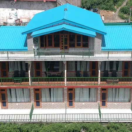 Pristine Mountain Lodge