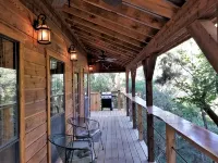 Stoney Porch Guest Cabin - Nestled in the Beautiful Texas Hill Country