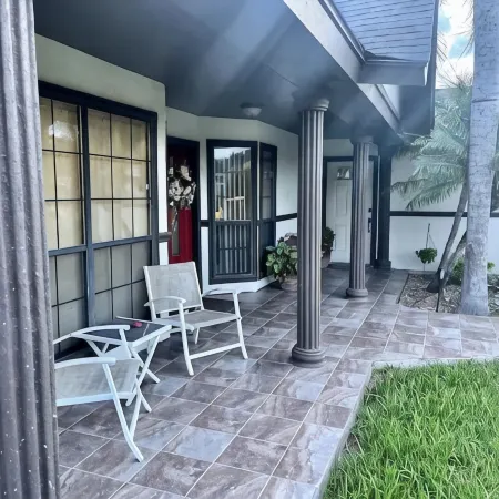 3 Bd/2 Ba open concept home with plenty of parking