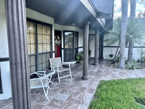 3 Bd/2 Ba open concept home with plenty of parking