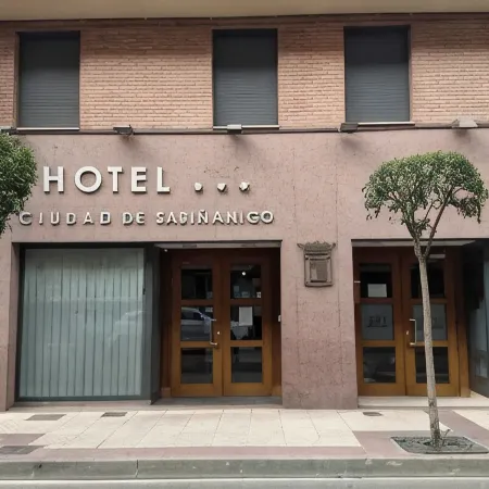 SNÖ Hotel Ciudad de Sabiñánigo