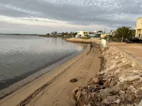 Beachside & Jetty View Apartment 7 (Sea Eagles Nest Apt)<br>