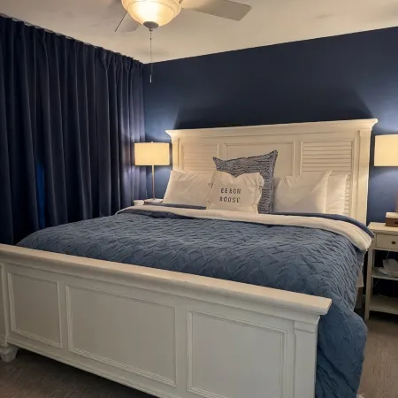 Couples Waterfront Condo Saugatuck Kayak-Beach-Hike-Kayak  Outdoor Heated Pool