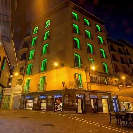 Hotel Pompaelo Plaza del Ayuntamiento & Spa