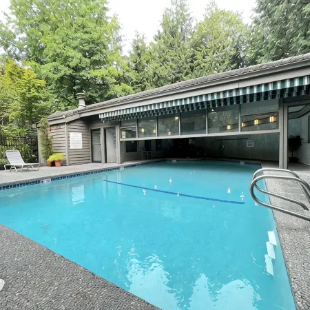 Modern Downtown Bellevue Condo, Free Parking