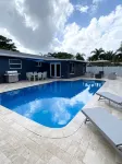 Family-Friendly 4BR with Pool & Game Room, 5 Mins to Beach! - 3 tähden
