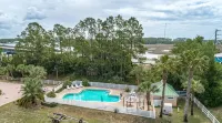 Fish, Beach, Pool, Swim, Relax - Beach