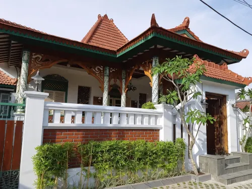 Rumah Jawa Guest House (Syariah) - Guest houses