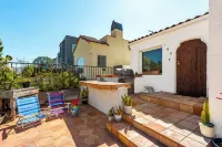 Charming, bright by the beach! - Bungalows