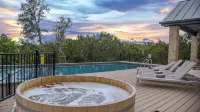 Spicewood Lodge w/Pool, HotTub