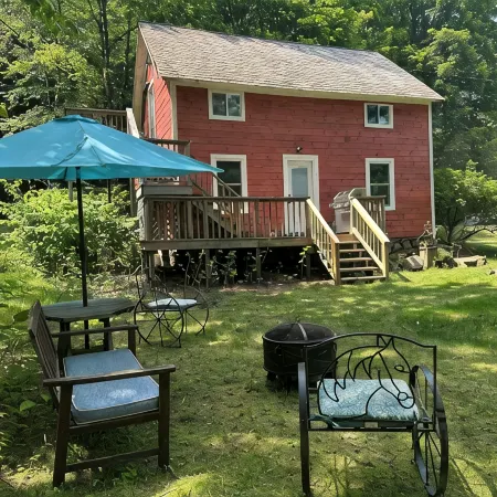 Bear Cub Barn, Bolton Landing