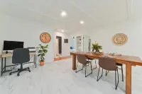 Mountain Oasis: Modern Plantation Home - 3-stjärniga