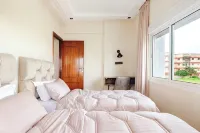 Eden Appartement avec Piscine et Salle de Sport à 7 min de Sidi Bouzid - ห้องครัว