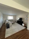 Charming 2-Bedroom Apartment in Cincinnati - Condos