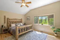 Sleepy Creek Getaway! Hot Tub & Sauna - Chalets