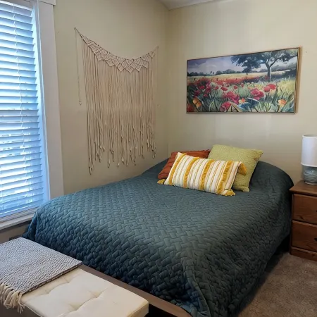 The Colorful Cottage- Historic Gem Near Downtown
