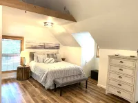 Perfect for Two! 30Min from Nashville or Franklin. Oak Hill Loft in Fairview