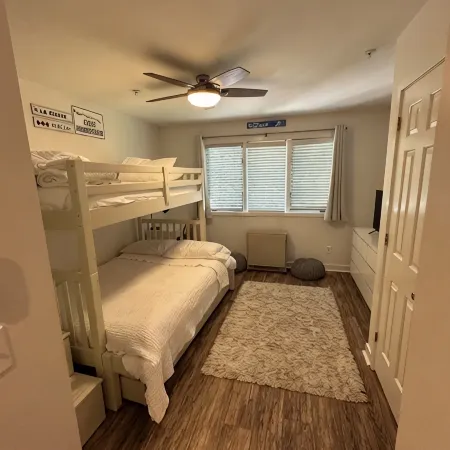 Charming 2-bedroom Stratton Mountain Condo with shuttle service