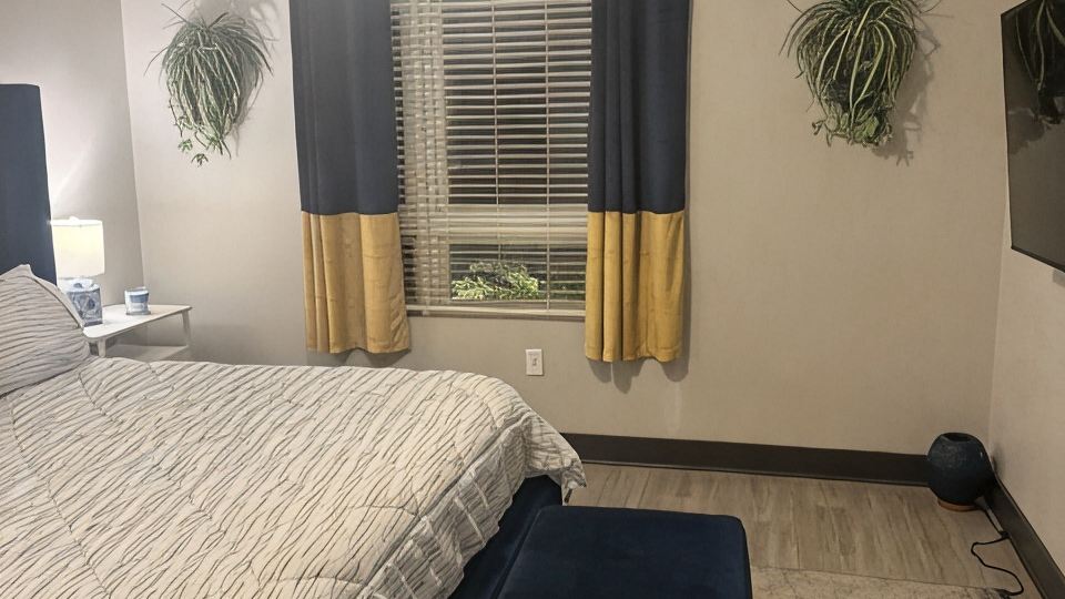 Luxury 2 bedroom 2 full bathroom apartment across from the waterfront!