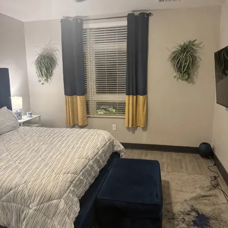 Luxury 2 bedroom 2 full bathroom apartment across from the waterfront!