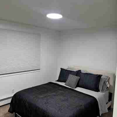 Cozy 2-bedroom apartment in charming Anchorage with WiFi 3 Rooms