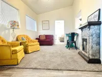 Terrific, CLEAN 4-bedroom house in Thatcher with WiFi, AC Hotels in Thatcher