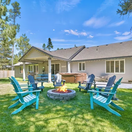 Bend Treehouse • Game Room • Hot Tub • Sleeps 15