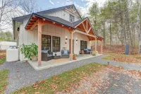 Secluded Coastal Home and Cottage: Peaceful Nature Escape 3 Minutes to the Beach - WiFi