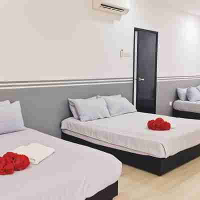 20-person pool table / BBQ / TV games / kids' pool / KTV Kulai Rooms