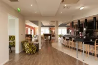 Holiday Inn DARLINGTON - NORTH A1M, JCT.59 by IHG - bar