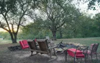 Modern Private Cabin, Fishing, Shooting Range, Fire Pit, 4WD Trails & Canoeing - 3つ星