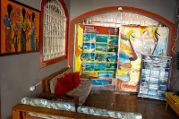 Hostel Leal Loyalty - Hostels