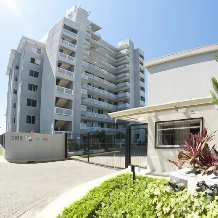 Beautiful Beach Front Condo Sleeps 5, Rare Opportunity for Christmas