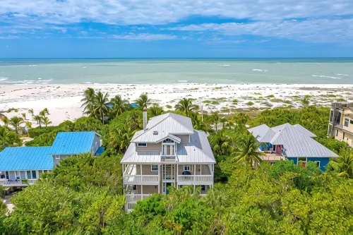 BEACHFRONT, HEATED POOL, KAYAKS/SUP, LANAI W/ GULF VIEWS, 85' DOCK, 2 GOLF CARTS - 4星級