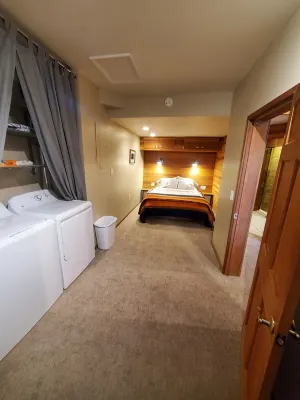 Cozy Downtown Guesthouse - 3-Star